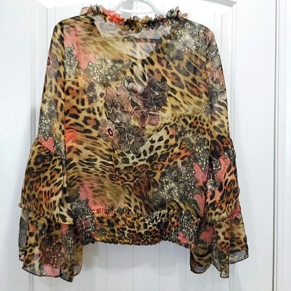 Boston Proper Womans Bell sleeve,  Floral/ Animal Print Blouse, Size 6 - Picture 5 of 5